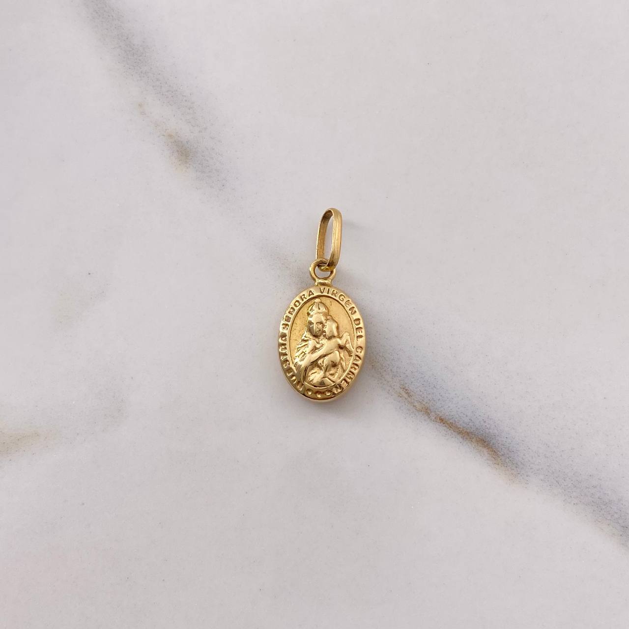 Dije Virgen Del Carmen 0.8gr / 2cm / Soplado Oro Amarillo $