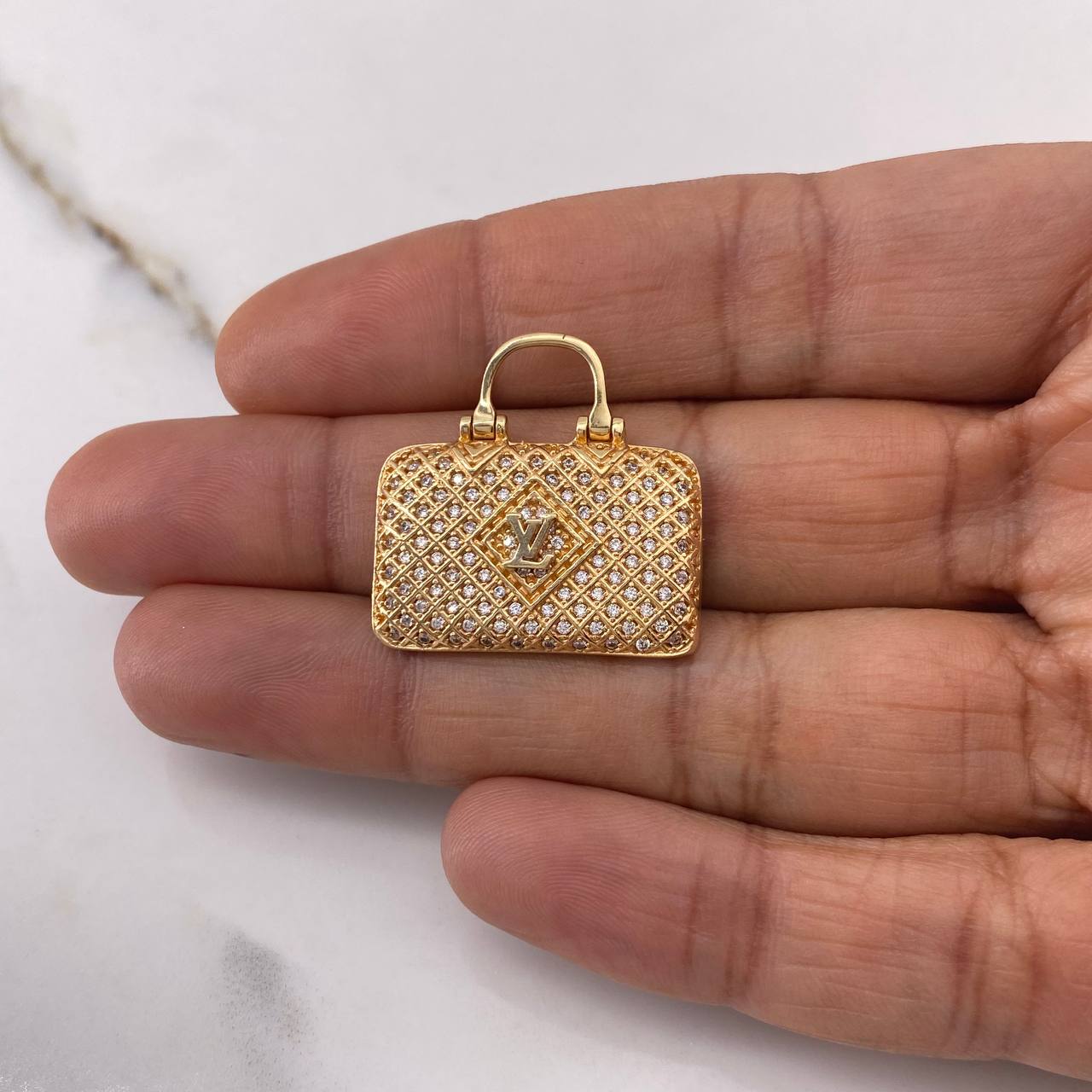 Dije Cartera 6.3gr / 2.5cm / Circones Blancos Oro Amarillo $