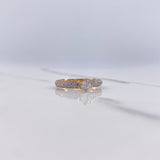 Anillo Solitario Churumbela 2.65gr / T6 1/2 / Circones Blancos  Oro Amarillo $