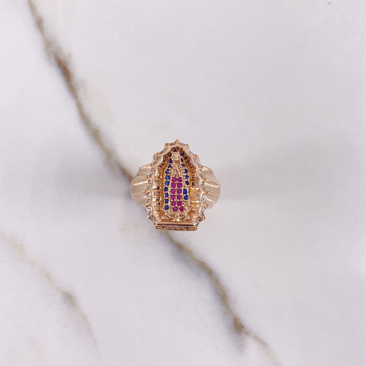 Anillo Virgen Guadalupe Silueta 7.2gr / T7 3/4 / Circones Blancos Azules Fucsias Oro Rosa $