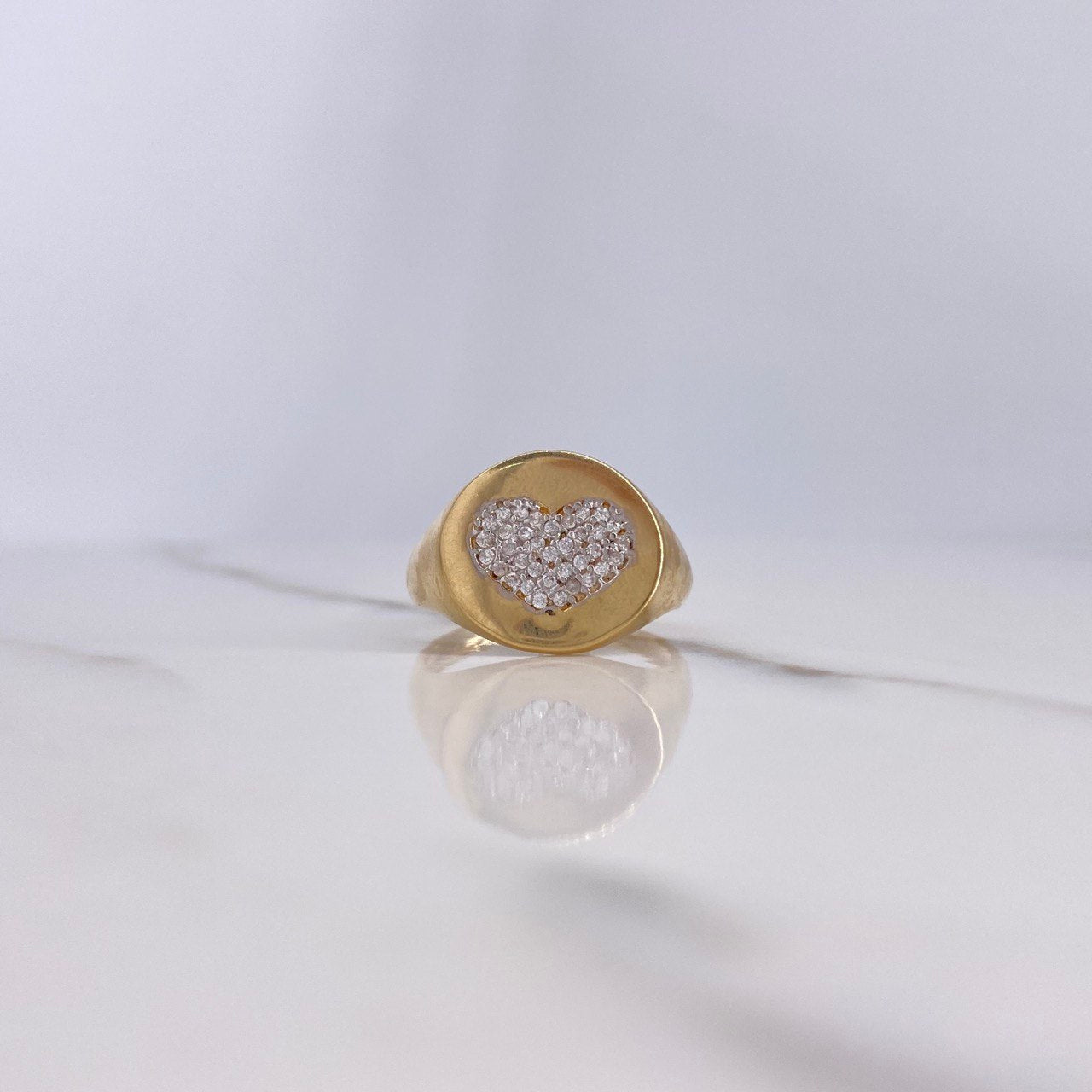 Anillo Corazón 4.35gr / T7  / Circones Blancos Oro Amarillo $