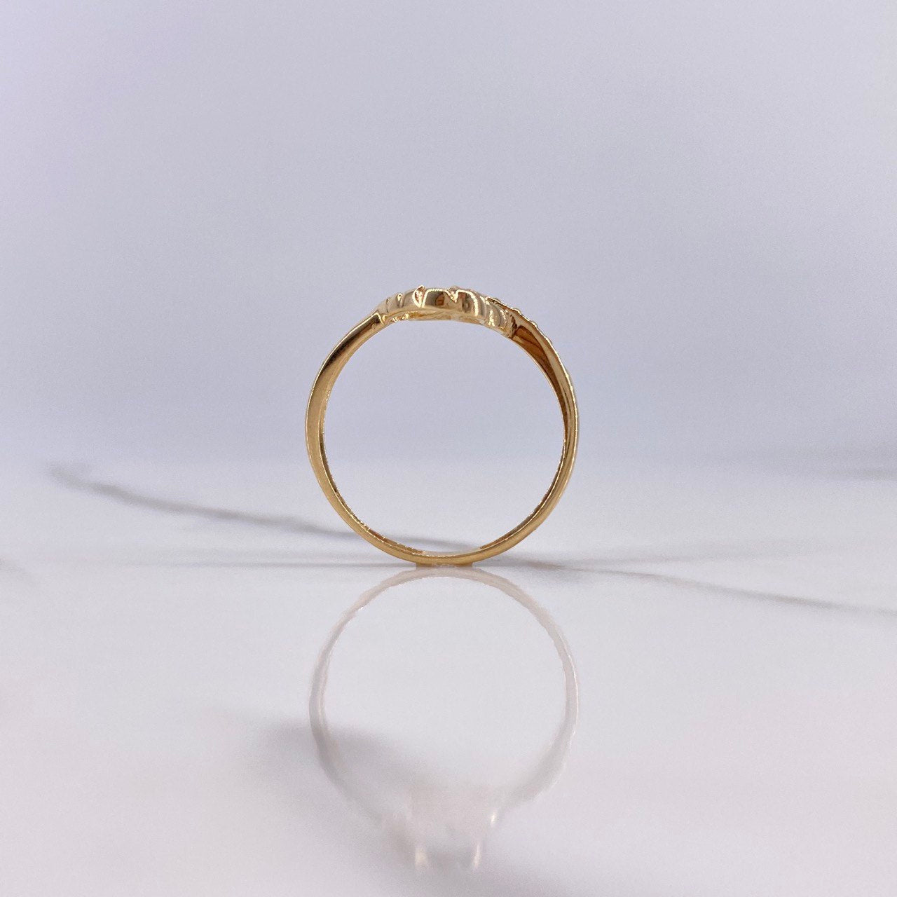 Anillo Abrazo Cruz Corazón 2.1gr / T7 / Circones Blancos Oro Amarillo $