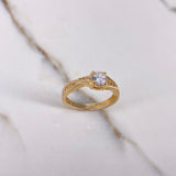 Anillo Solitario Retorcido 3.7gr / T6 / Circones Blancos Oro Amarillo $