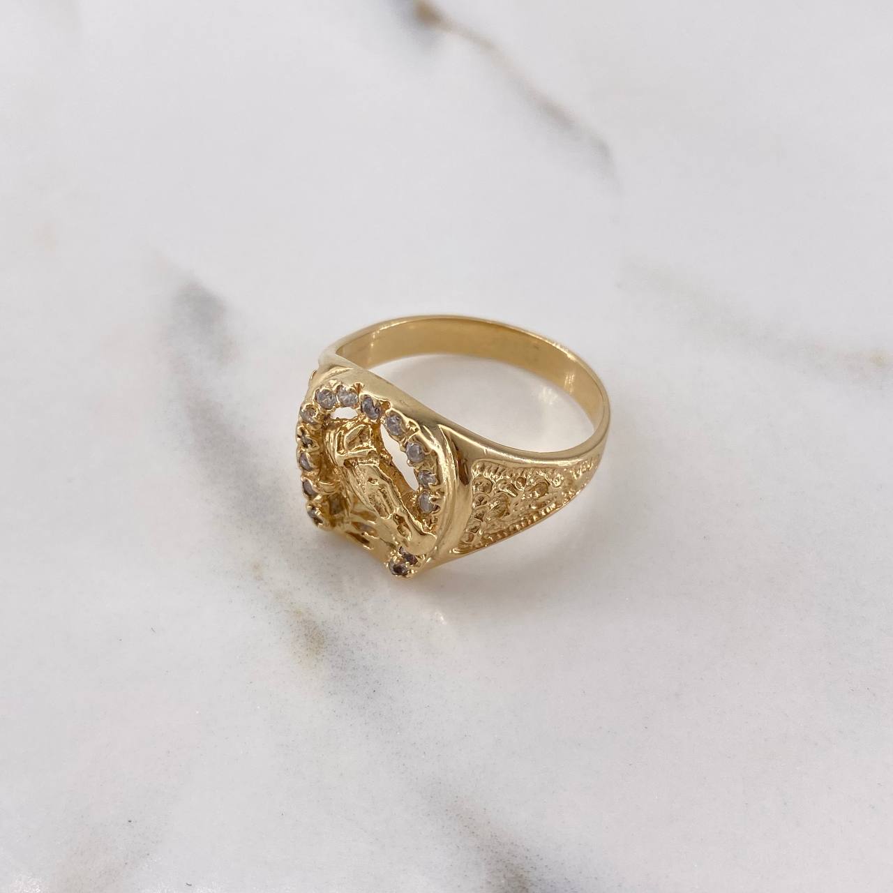 Anillo Sello Herradura Caballo 7.7gr / T9 1/4 / Circones Blancos  Oro Amarillo $