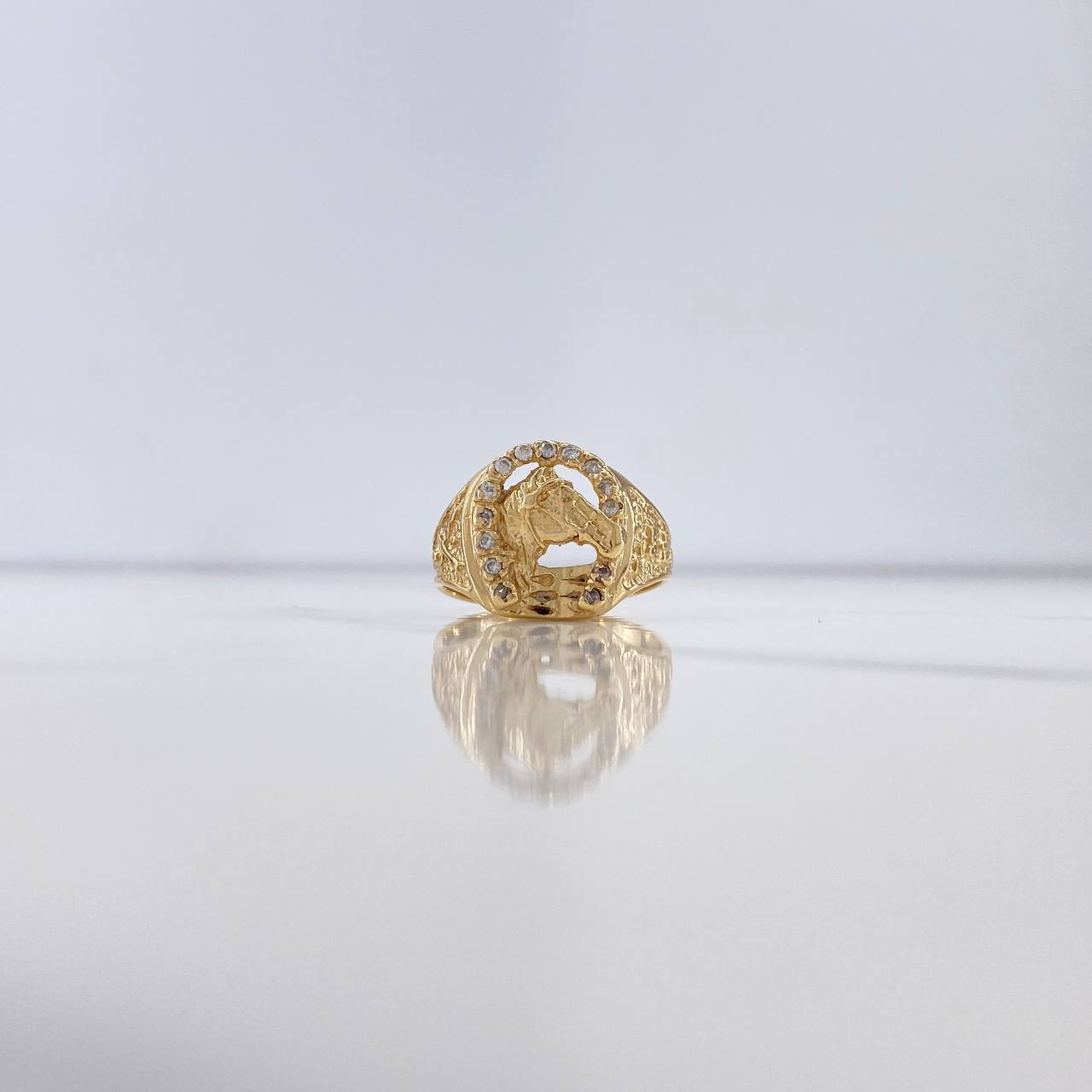 Anillo Sello Herradura Caballo 7.7gr / T9 1/4 / Circones Blancos  Oro Amarillo $