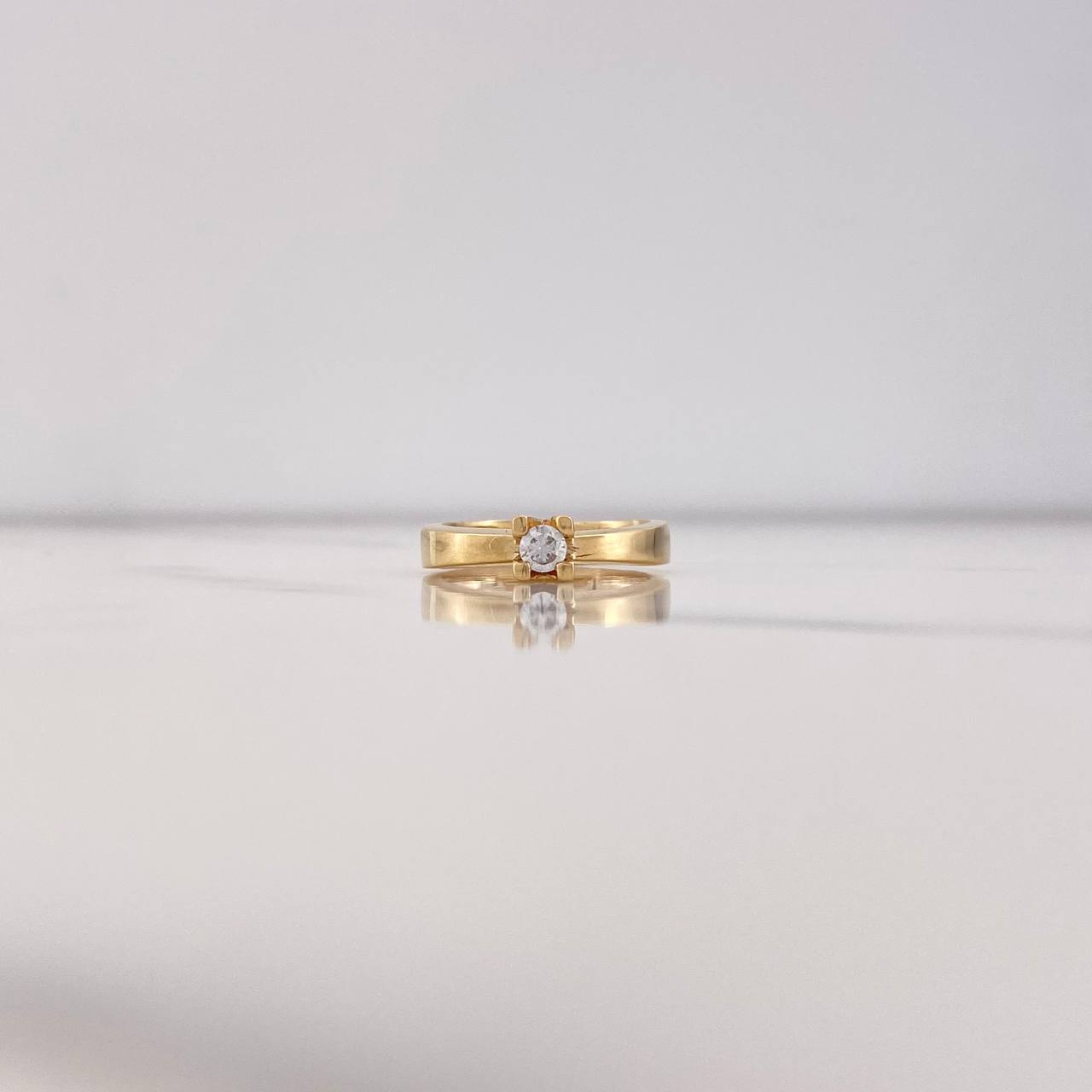 Anillo Solitario 3.5gr / T6 1/4 / Circon Blanco Oro Amarillo $