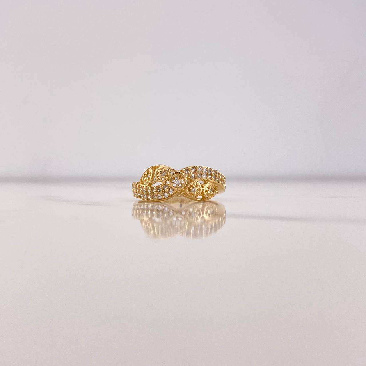 Anillo Infinito 3.25gr / T7 / Circones Blancos Oro Amarillo $