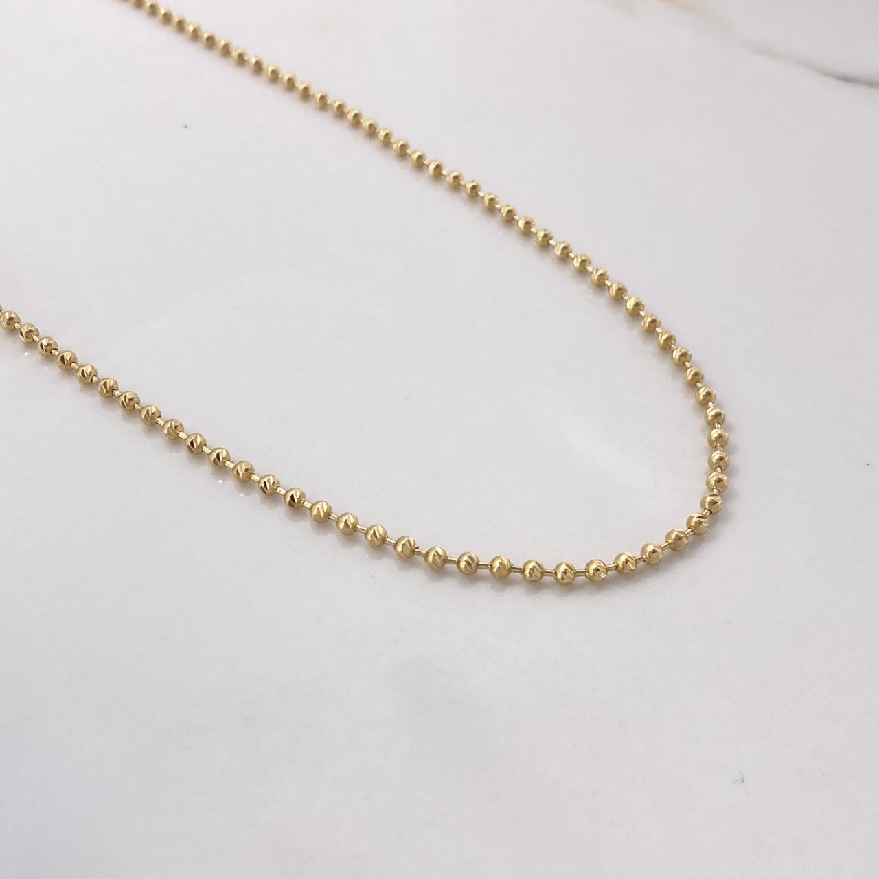 Cadena Militar 10.8gr / 45cm / 2.3mm Bolas Diamantadas Oro Amarillo $