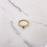 Anillo Solitario Pera 2.25gr / T7 1/2 / Esmeralda 28pts Oro Amarillo (Joya) $