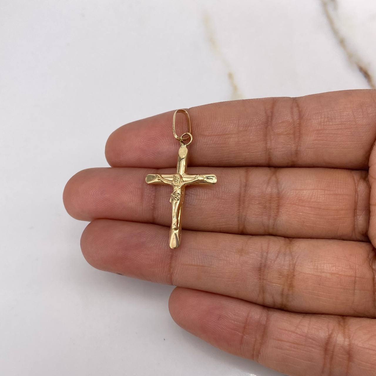 Dije Cruz Cristo 1.1gr / 3.5cm / Puntas Planas Oro Amarillo $