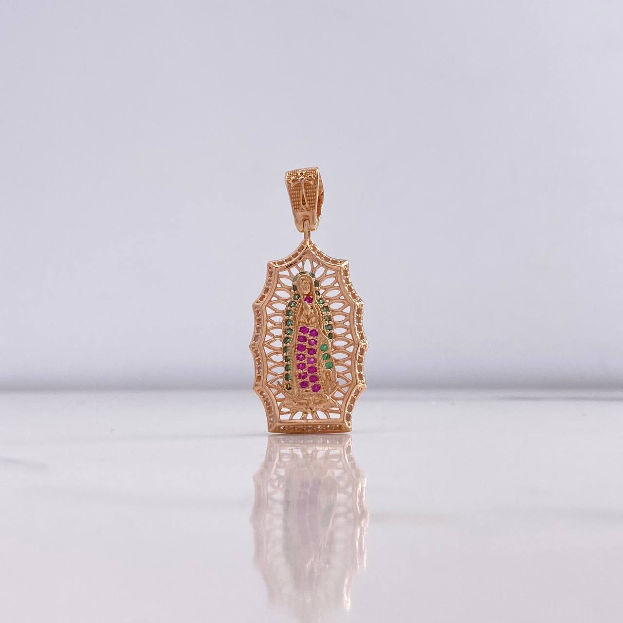 Dije Virgen Guadalupe 4.75gr / 3.7cm / Circones Blancos Verdes Fucsias Oro Rosa $