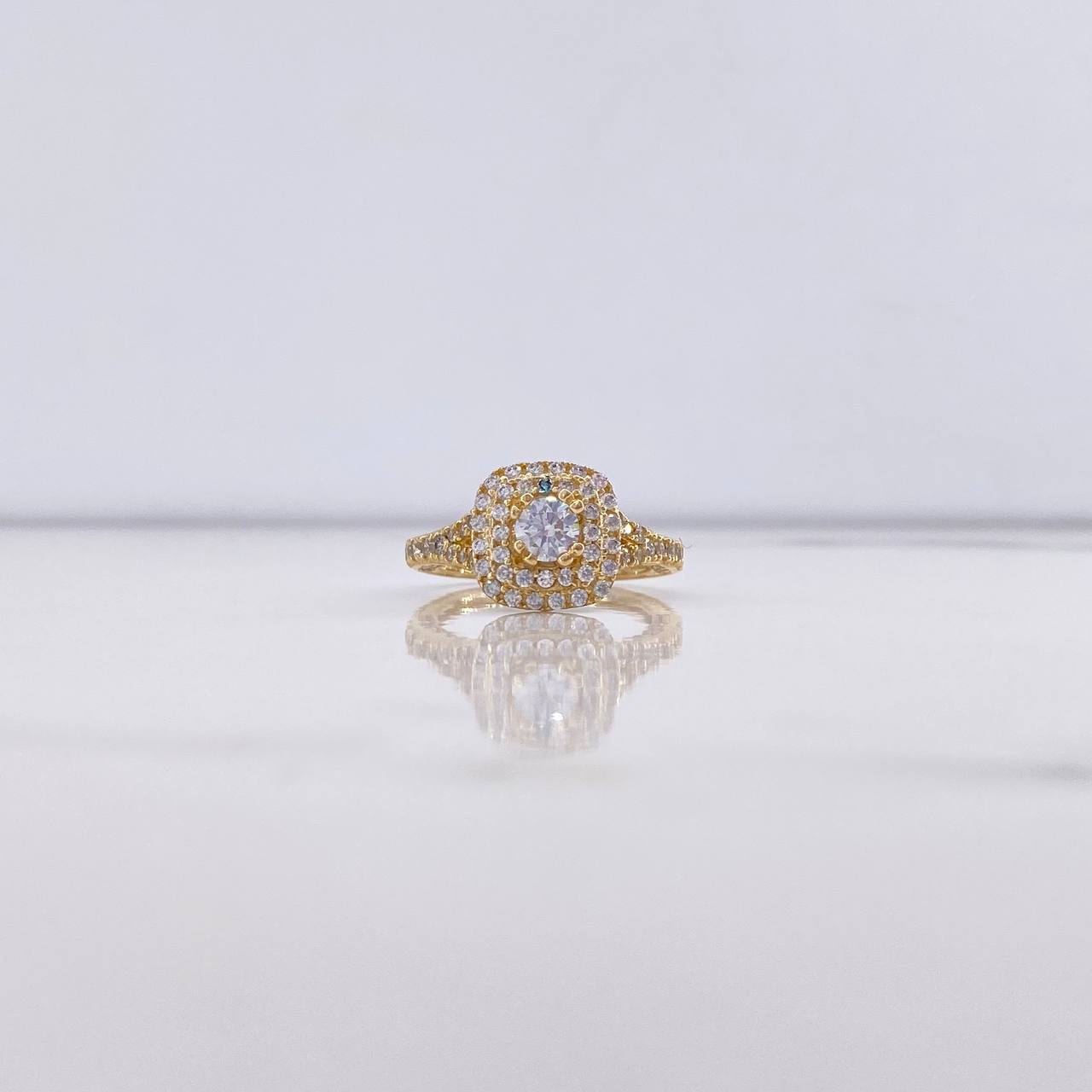 Anillo Halo 4.65gr / T6 1/4 / Circones Blancos Oro Amarillo $