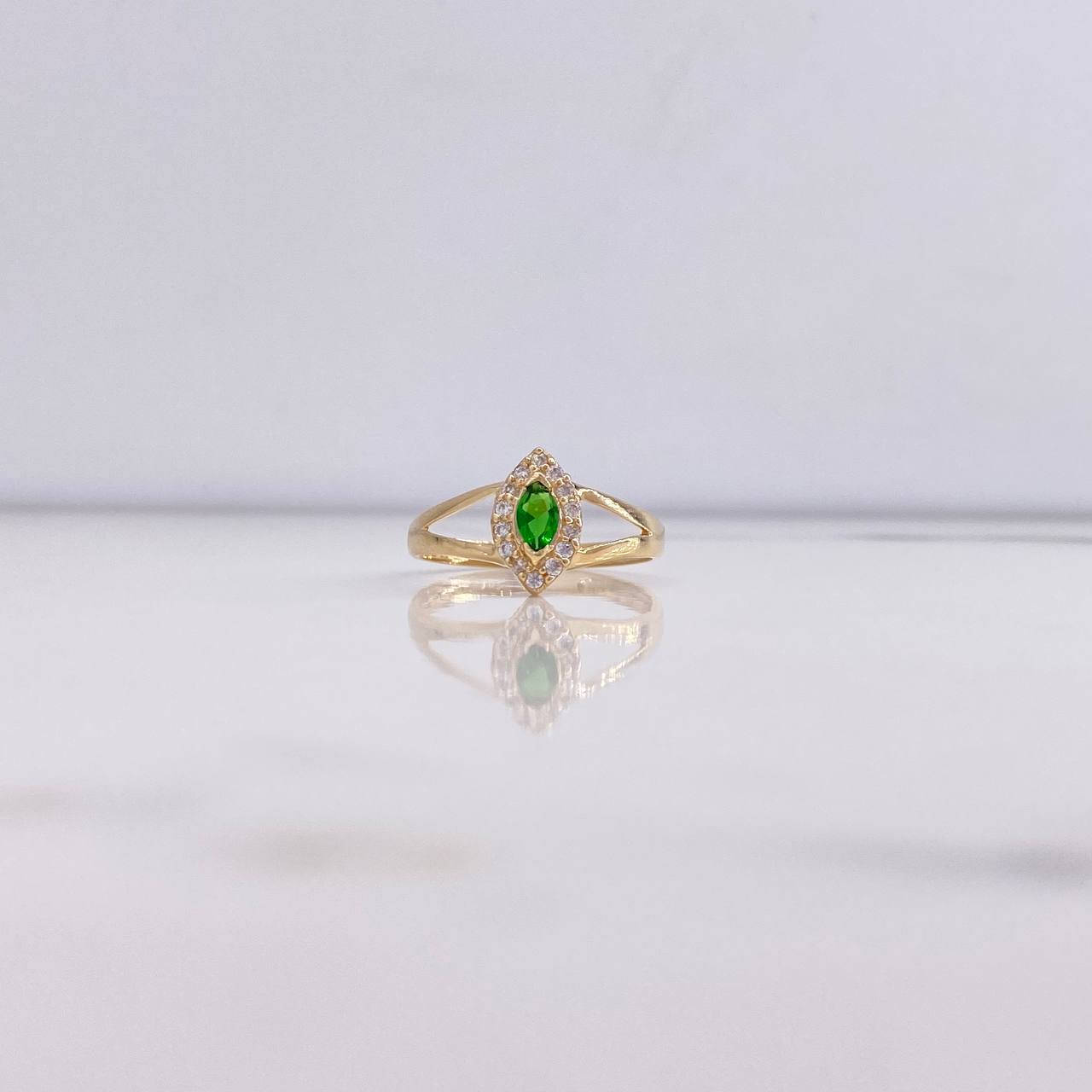 Anillo Marquesa 2.05gr / T7 / Circones Blancos Verde Oro Amarillo $