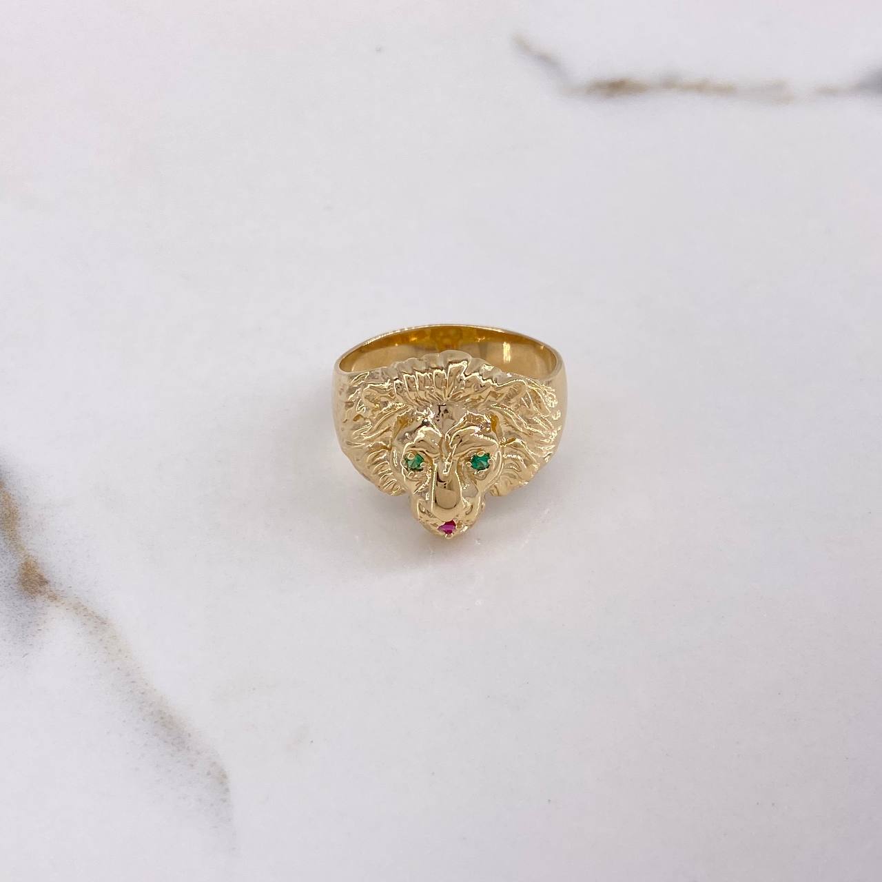 Anillo Leon 7.2gr / T9 / Circones Verdes Fucsia Oro Amarillo $