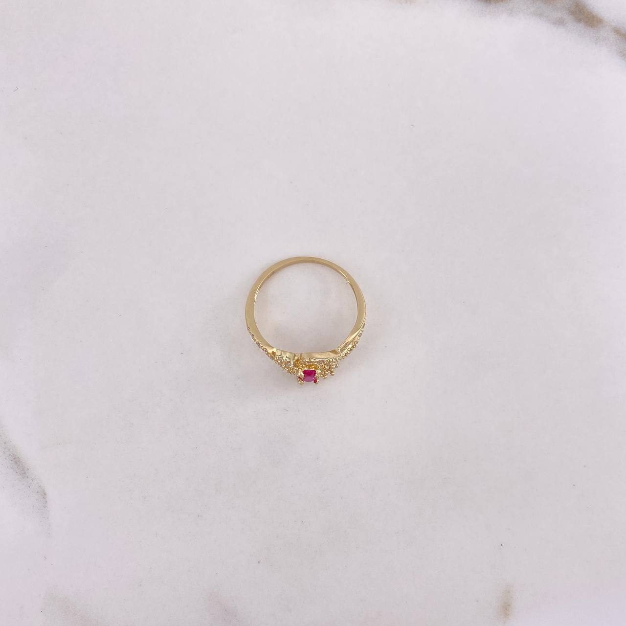 Anillo Ovalo 2.2gr / T7 / Circones Blancos Fucsia Oro Amarillo $