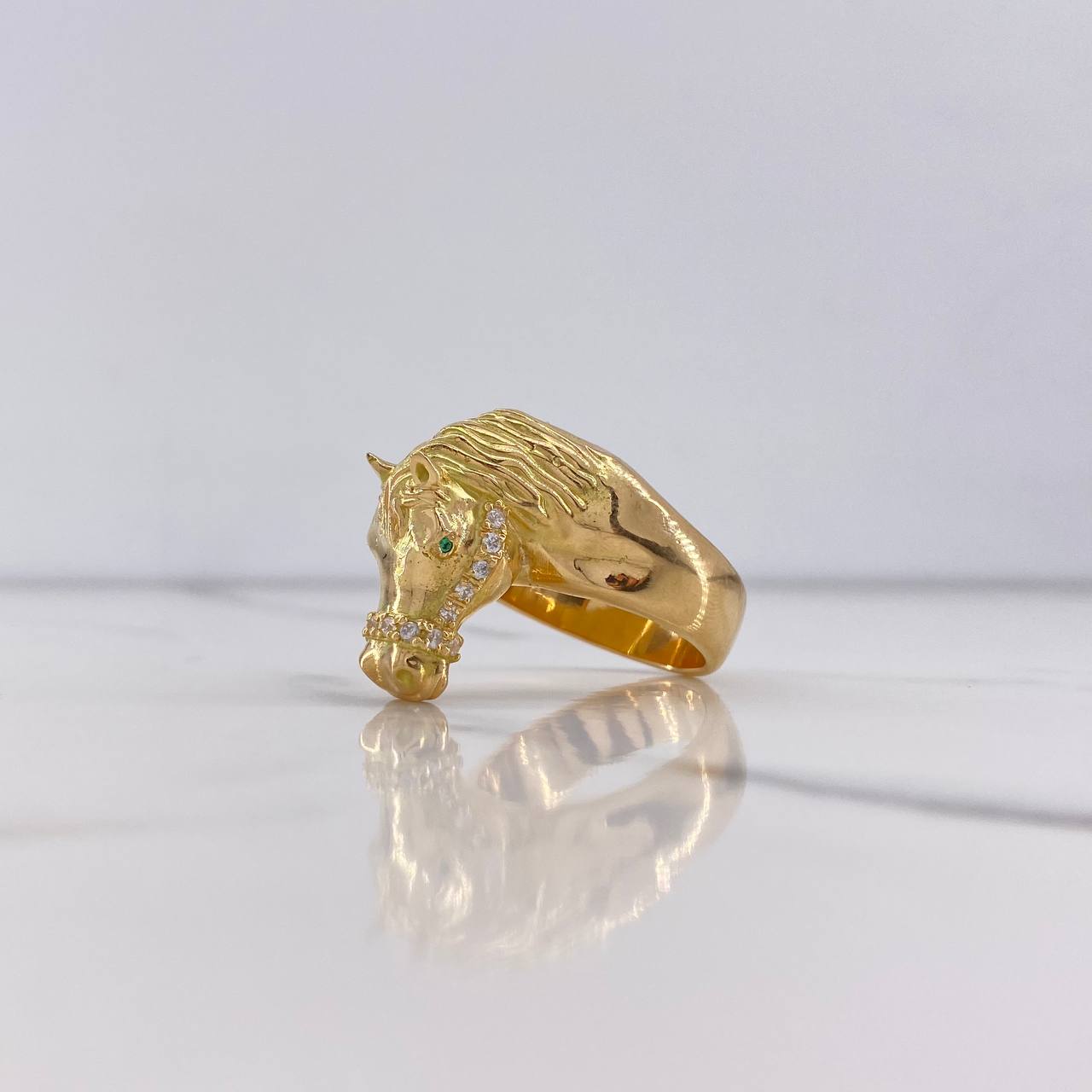 Anillo Caballo Fabricado 24.85gr / T9 1/2 / Circones Blancos Verdes Oro Amarillo $