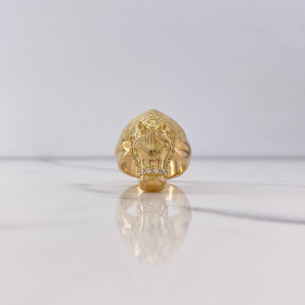 Anillo Caballo Fabricado 24.85gr / T9 1/2 / Circones Blancos Verdes Oro Amarillo $