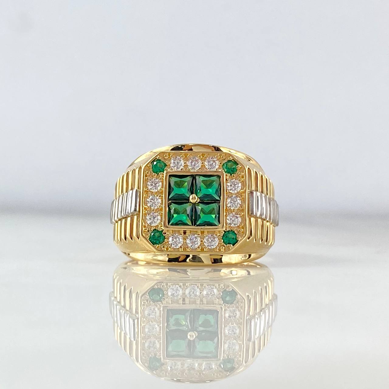 Anillo Cuadrado Texturizado 8.4gr / T10 3/4 / Circones Verdes Blancos Dos Oros Amarillo Blanco $