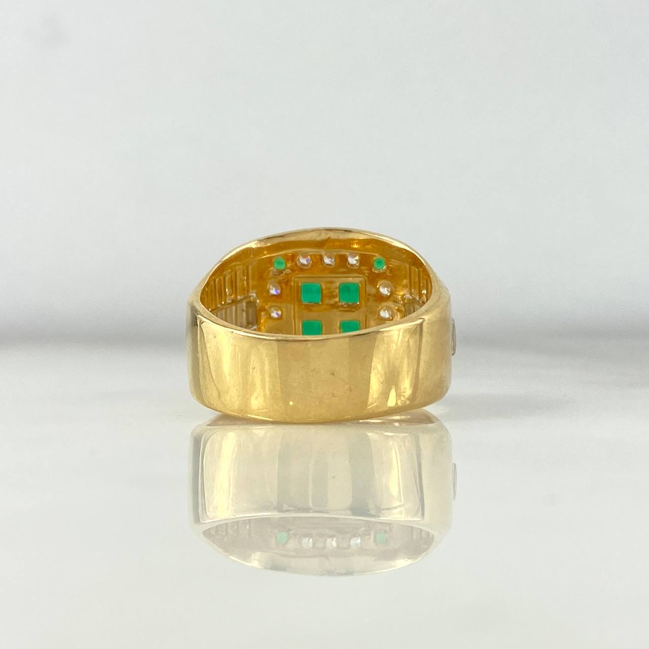 Anillo Cuadrado Texturizado 8.4gr / T10 3/4 / Circones Verdes Blancos Dos Oros Amarillo Blanco $