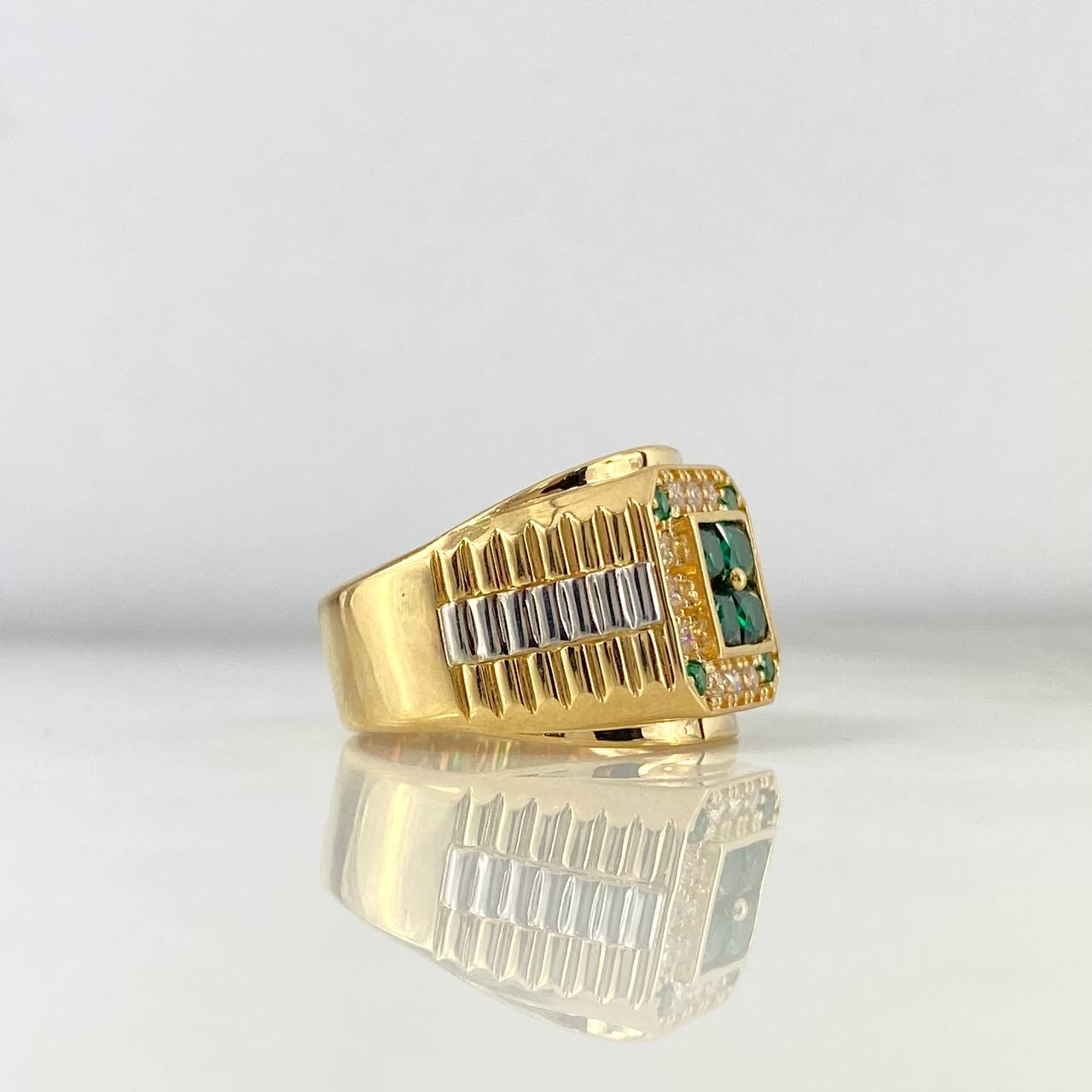 Anillo Cuadrado Texturizado 8.4gr / T10 3/4 / Circones Verdes Blancos Dos Oros Amarillo Blanco $