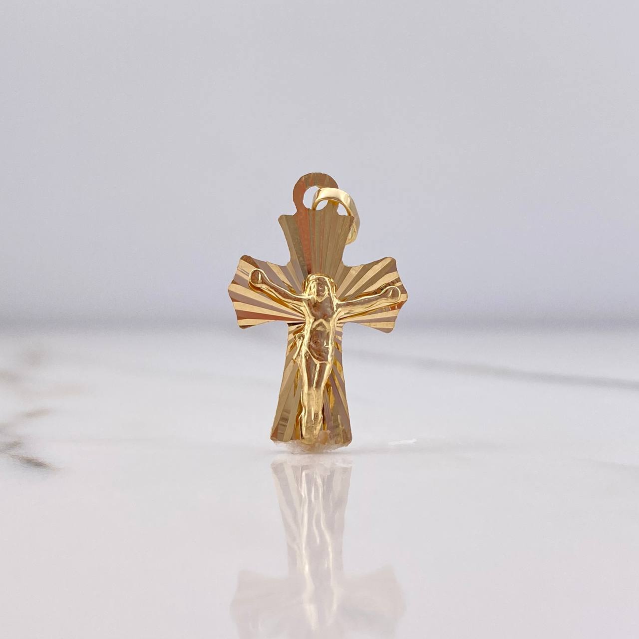 Dije Cruz Cristo 1.05gr / 2.4cm / Diamantado Oro Amarillo &