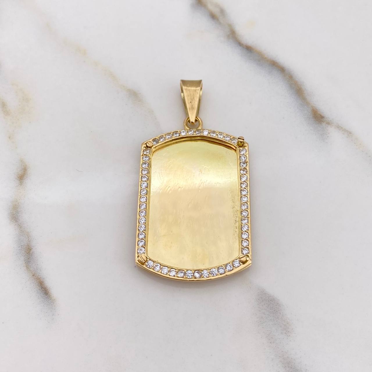 Dije Placa Rectangular 12.3gr / 4.5cm / Circones Blancos Oro Amarillo $