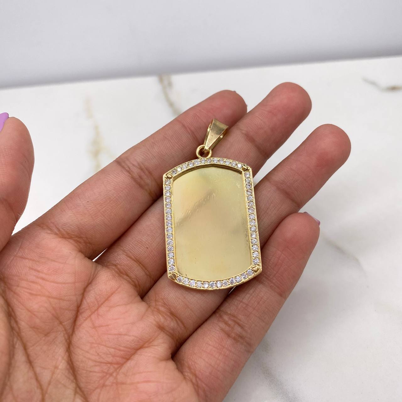 Dije Placa Rectangular 12.3gr / 4.5cm / Circones Blancos Oro Amarillo $