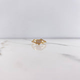 Anillo Lineas Cruzadas Corazon 2.15gr / T7 / Circones Blancos Oro Amarillo &