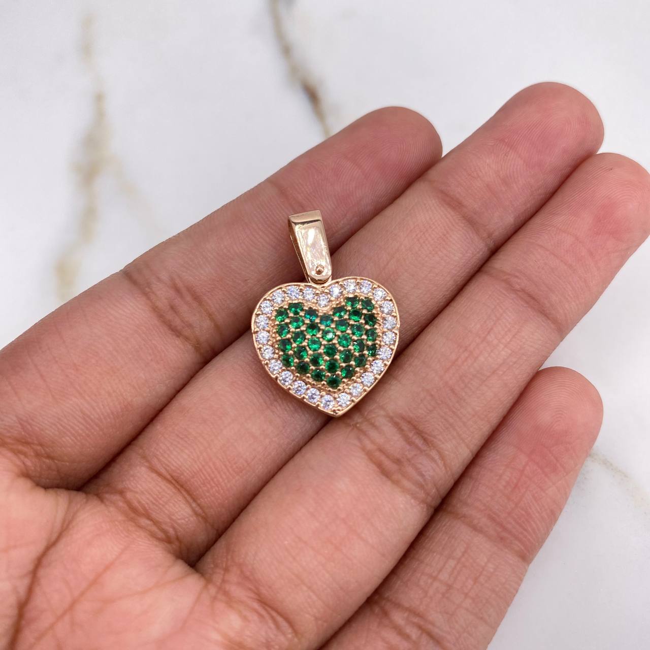 Dije Corazon 3.3gr / 2.2cm / Circones Verdes Blancos Oro Rosa $