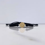 Pulsera Negra Herraje Letra O 0.55gr / 1.5cm / 5mm Troquelado Neoprenos Negros Oro Amarillo $