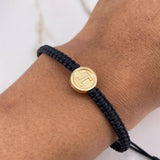 Pulsera Negra Herraje Letra I 0.55gr / 1cm / Tambor Oro Amarillo $