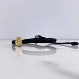 Pulsera Negra Herraje Letra F 0.55gr / 1cm / Tambor Oro Amarillo $