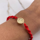 Pulsera Roja Herraje Letra N 0.55gr / 1.5cm / Troquelado Oro Amarillo $