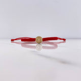 Pulsera Roja Herraje Letra I 0.55gr / 1cm / Tambor Oro Amarillo $