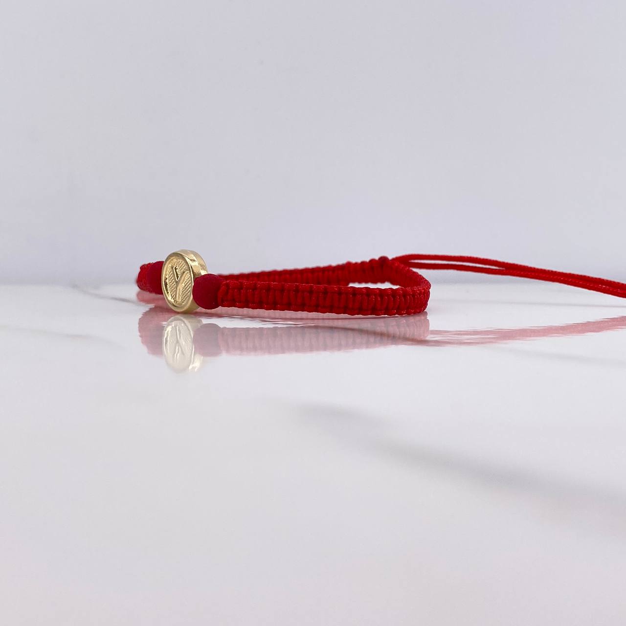 Pulsera Roja Herraje Letra Y 0.55gr / 1cm / 5mm Tambor Bolas Neoprenos Rojo Oro Amarillo $