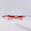 Pulsera Roja Herraje Letra D 0.55gr / 1.5cm / Troquelado Oro Amarillo $