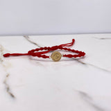 Pulsera Roja Herraje Letra C 0.55gr / 1.5cm / Troquelado Oro Amarillo $