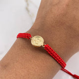 Pulsera Roja Herraje Letra G 0.55gr / 1.5cm / Troquelado Oro Amarillo $