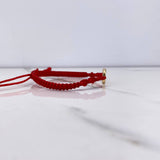 Pulsera Roja Herraje Letra R 0.55gr / 1.5cm / Troquelado Oro Amarillo $