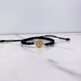 Pulsera Negra Herraje Letra R 0.55gr / 1.5cm / Troquelado Oro Amarillo $