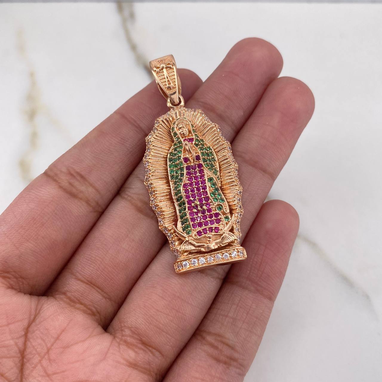 Dije Virgen Guadalupe 9.7gr / 4.8cm / Circones Fucsias Verdes Blancos Oro Rosa $