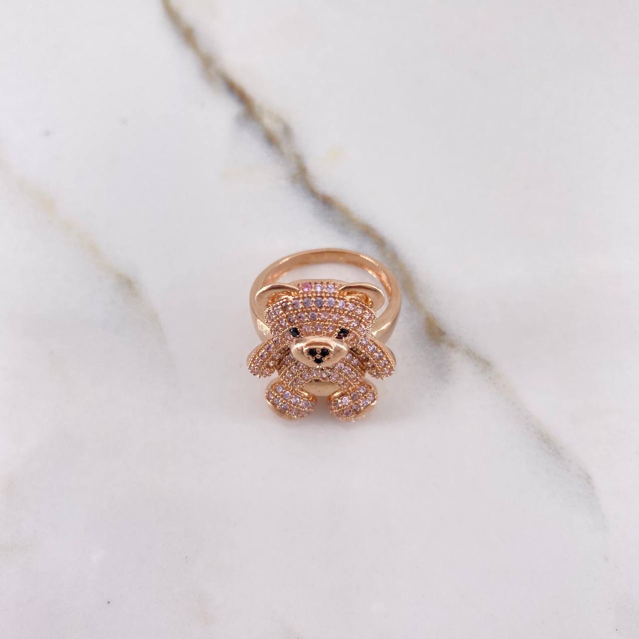 Anillo Oso 7.05gr / T6 / Circones Negros Rosados Oro Rosa $