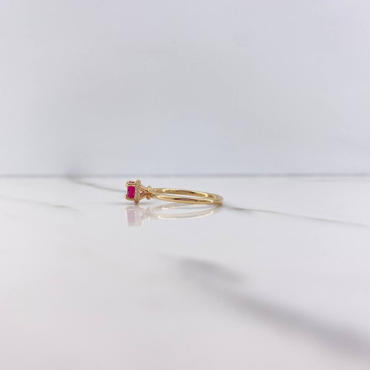 Anillo Solitario 2.1gr / T7 / Circones Fucsia Blancos Oro Amarillo $