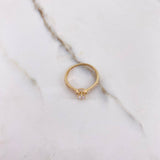 Anillo Solitario Churumbela 1.85gr / T7 1/4 / Circones Blancos Oro Amarillo $