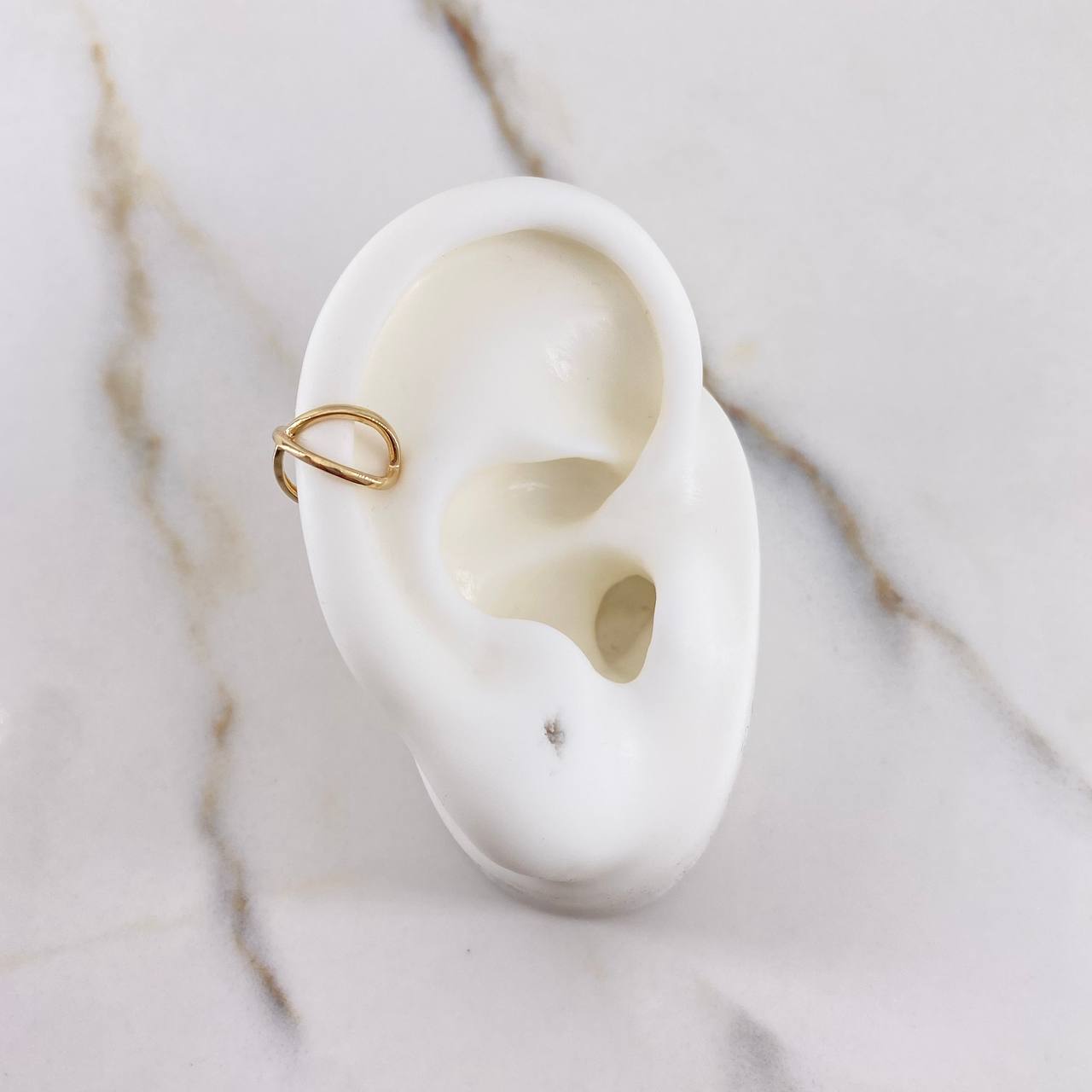 Piercing Earcuff Simulador 0.6gr / 1cm / Cruzado Oro Amarillo (Joya) $