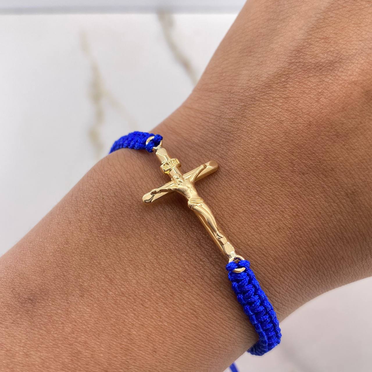 Pulsera Azul Herraje Cruz Cristo 1.05gr / Puntas Planas Oro Amarillo $