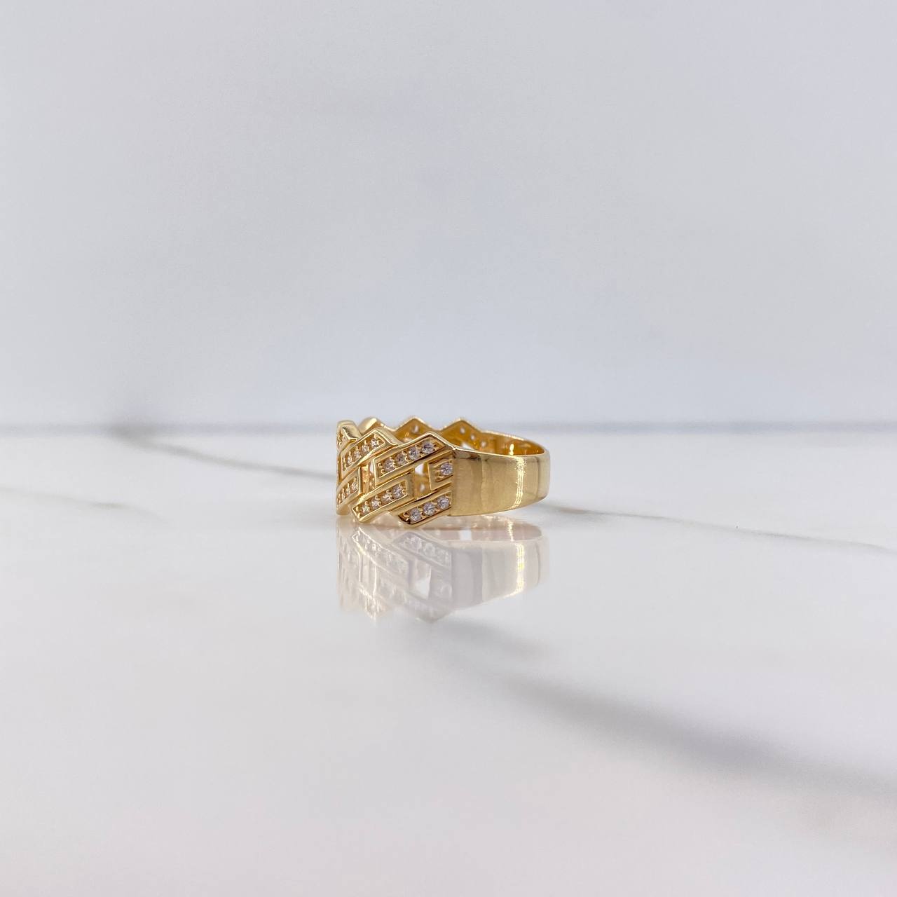 Anillo Cubano 4.25gr / T6 3/4 / Circones Blancos Oro Amarillo $