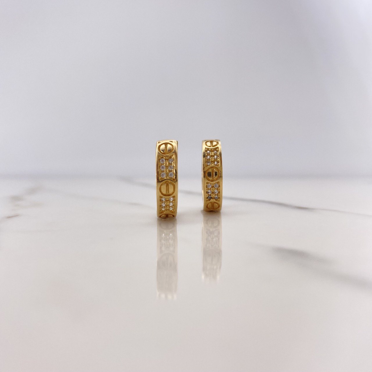 Candongas Tornillo 6.3gr / 1.5cm / Circones Blancos Oro Amarillo $