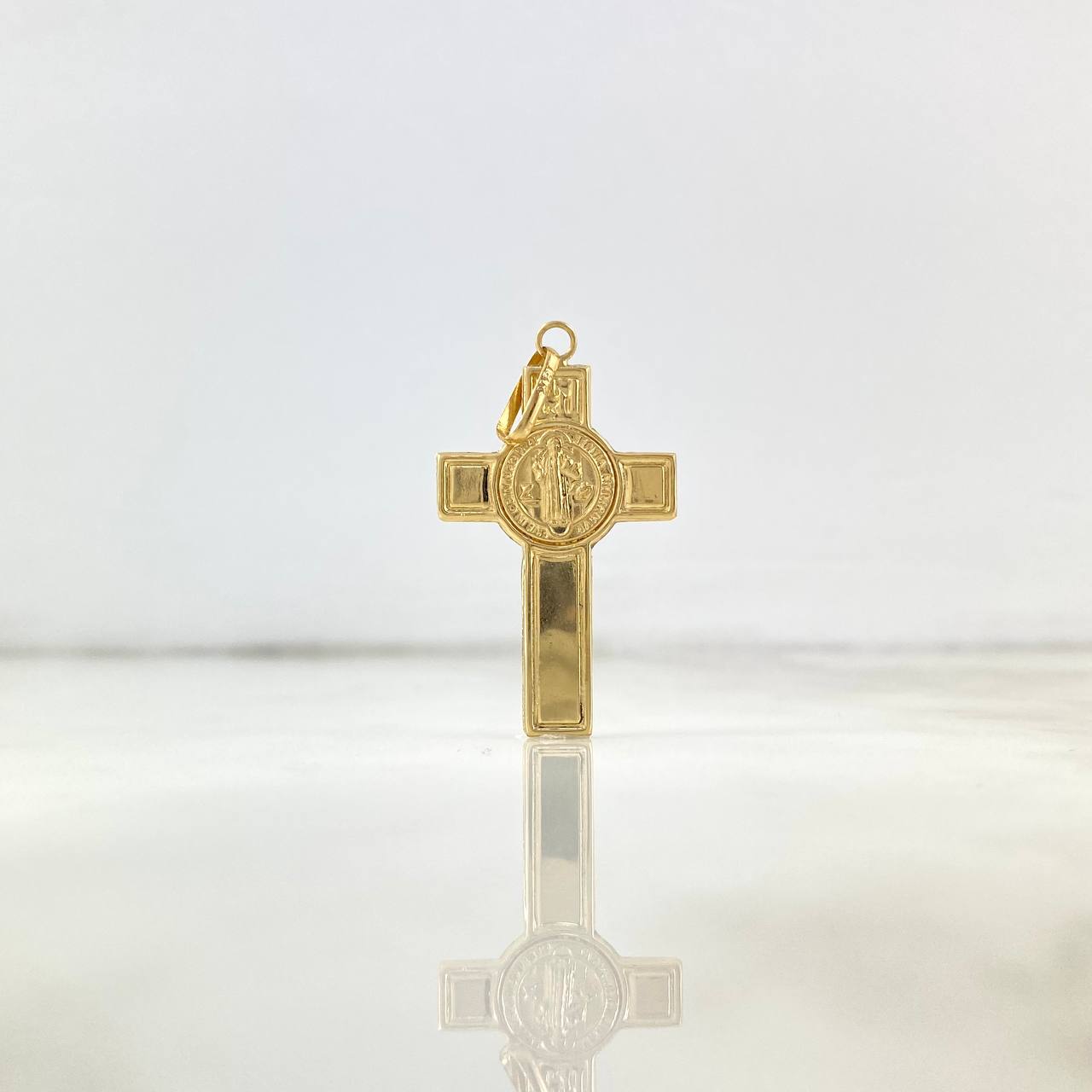 Dije Cruz Cristo San Benito 3gr / 4.3cm / Oro Amarillo $