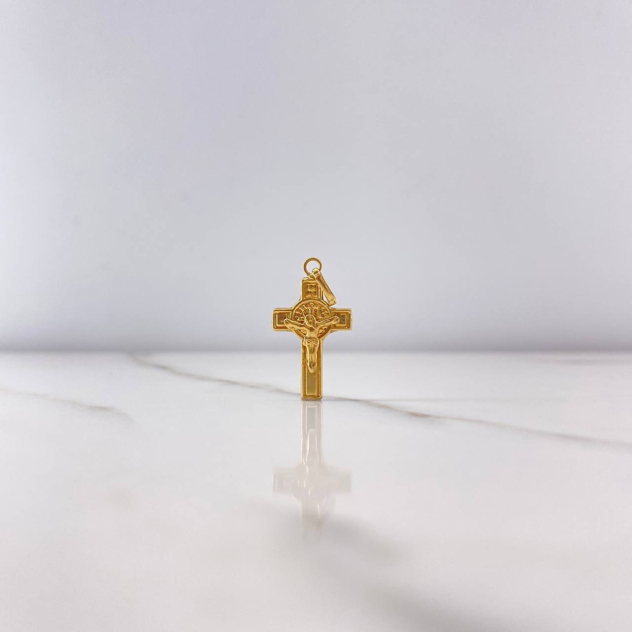 Dije Cruz Cristo 0.65gr / 2.5cm / San Benito Oro Amarillo $